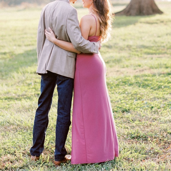 Pink Windsor dress with spaghetti straps and slit up to mid-thigh. Size Large. - Picture 6 of 6